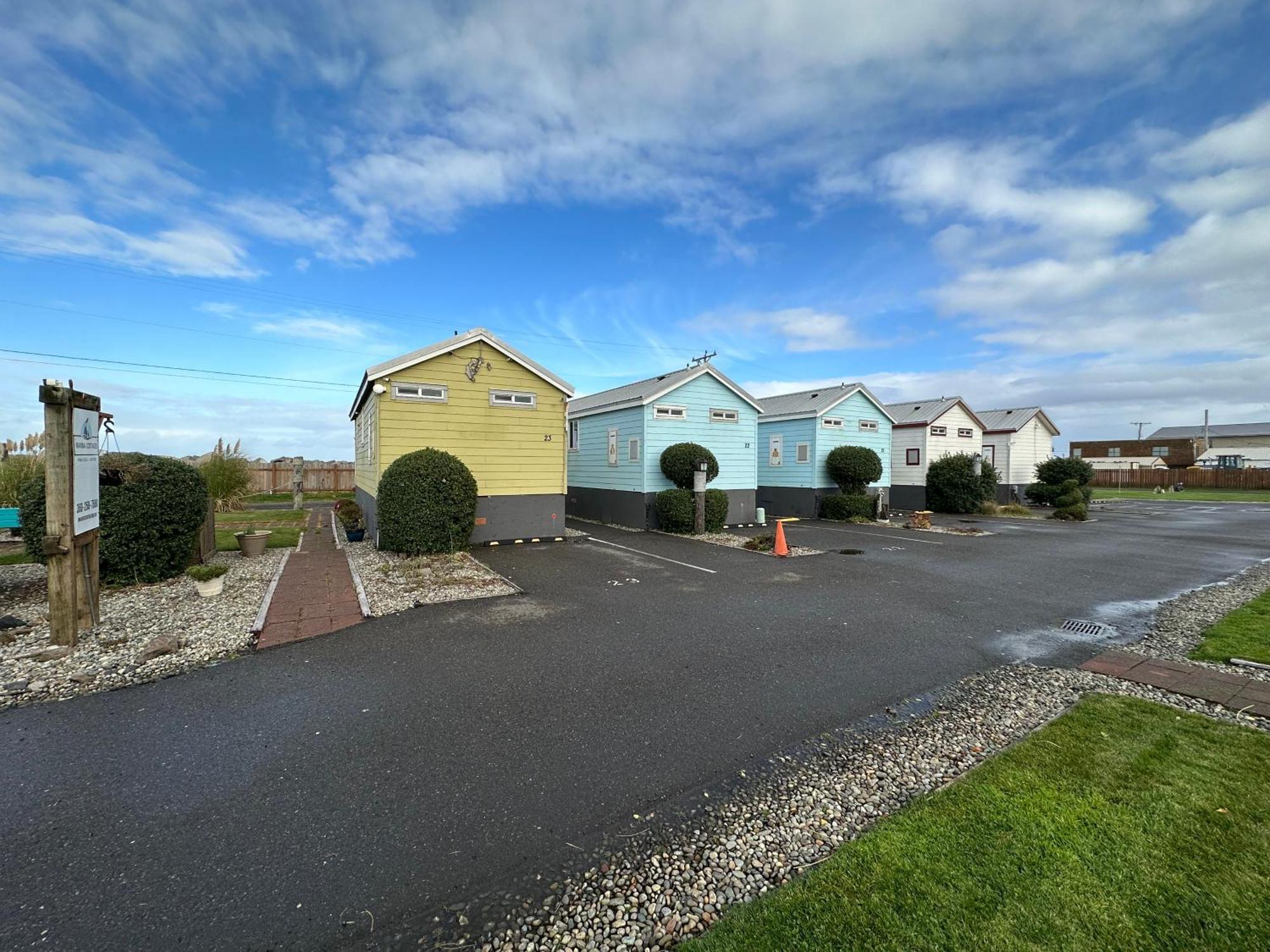 Westport Marina Cottages ภายนอก รูปภาพ
