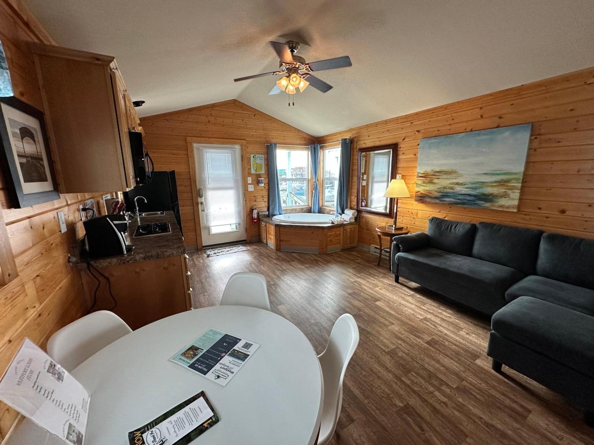 Westport Marina Cottages ภายนอก รูปภาพ